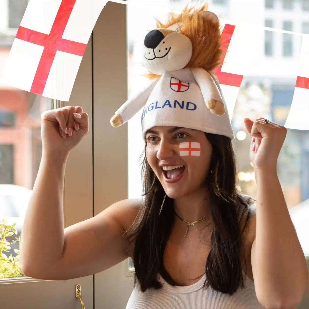 Pack of 16 England Flag Temporary Tattoos – Waterproof Tattoos for Football, Rugby & St George’s Day